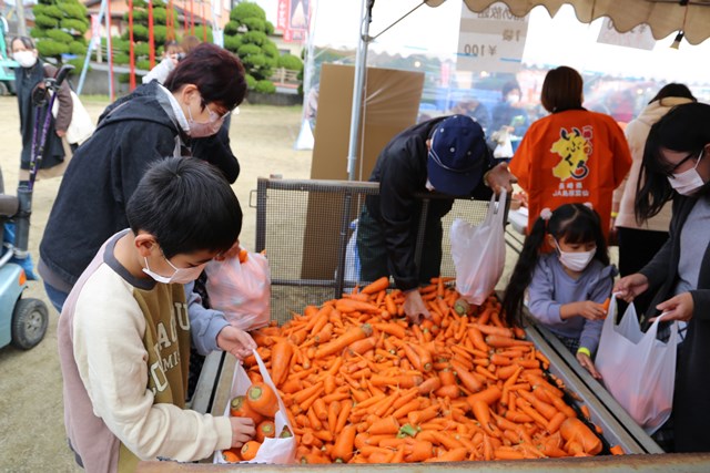 農産物の直売も大人気 農産物の直売も大人気