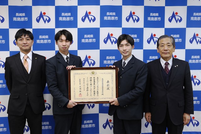 左から永江教頭、池田さん、大平さん、松本市長