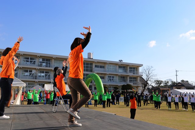 ささえさんの会による「南島原こんね体操」