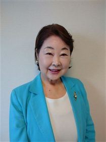 川島育子氏
