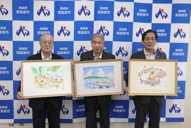左から山口副市長、堤さん、松本市長