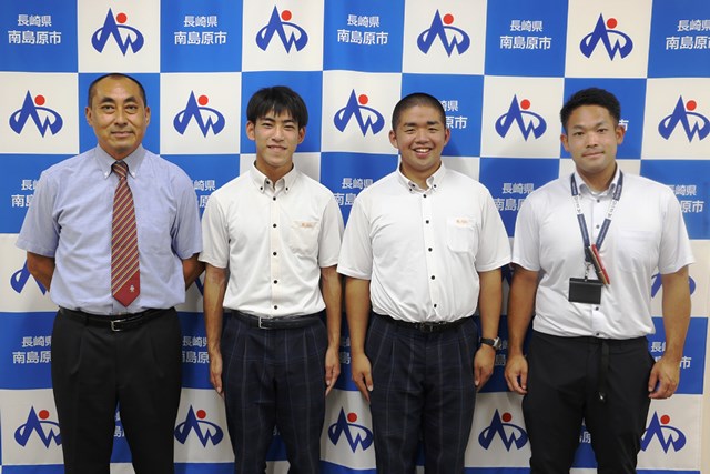 左から尾崎先生、中野さん、竹市さん、平コーチ
