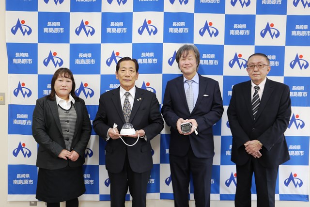 左から石川事務局長、松本市長、藤山組合長、小川副組合長