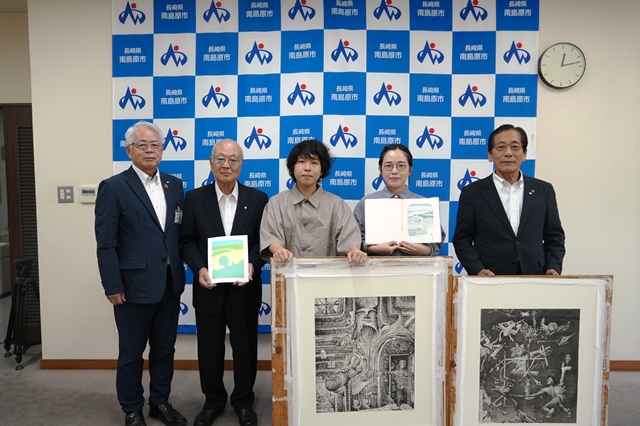 ()左から松本教育長、山口副市長、朝井さん、山本さん、松本市長DSC02563 - コピー