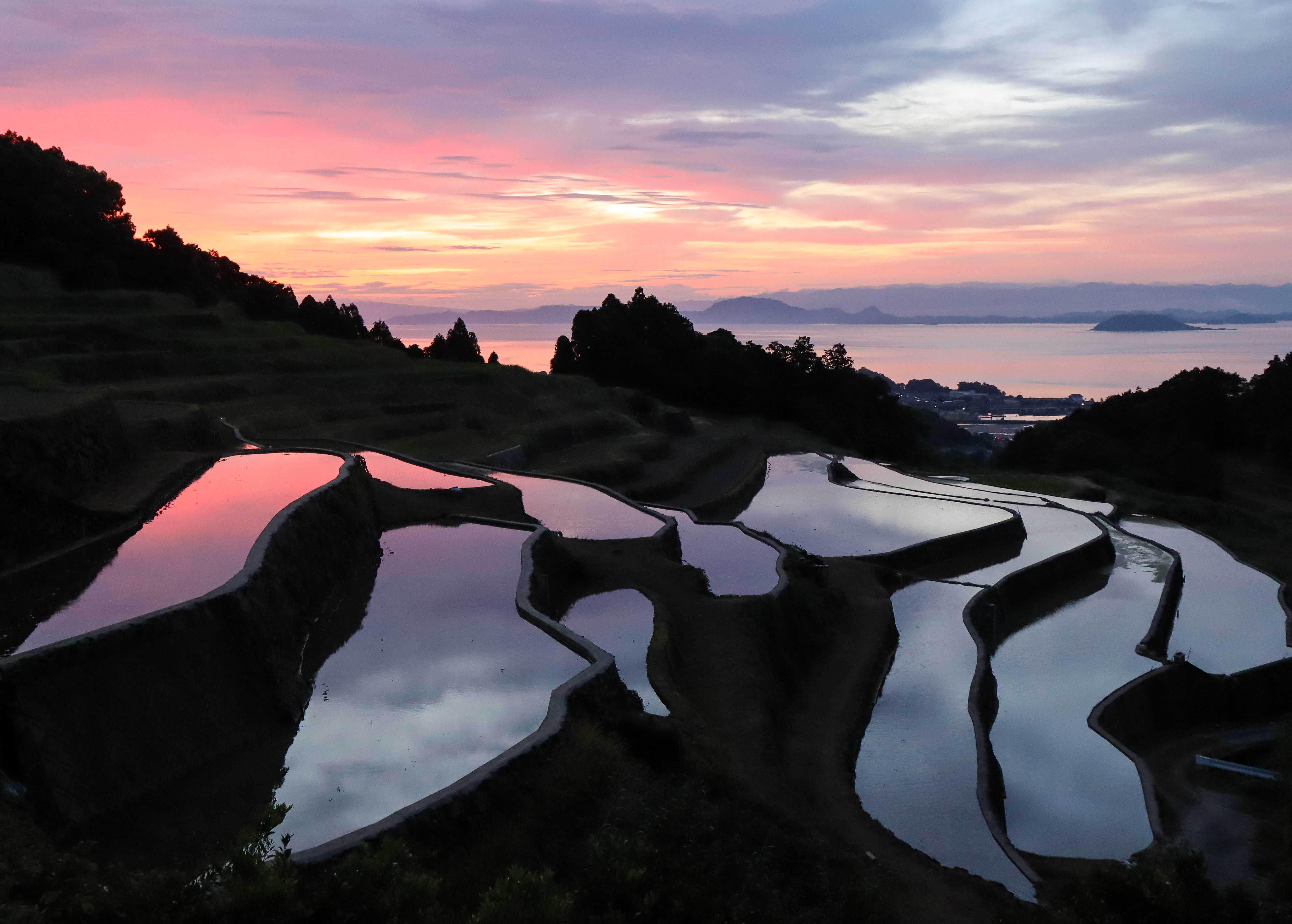 No17_谷水棚田、夜明けの水鏡