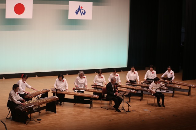 ③アトラクション（邦楽麗調会）