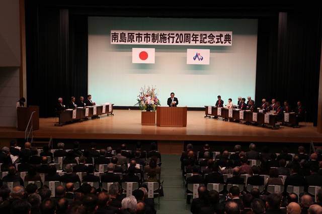 ⑤全体写真（ステージ）