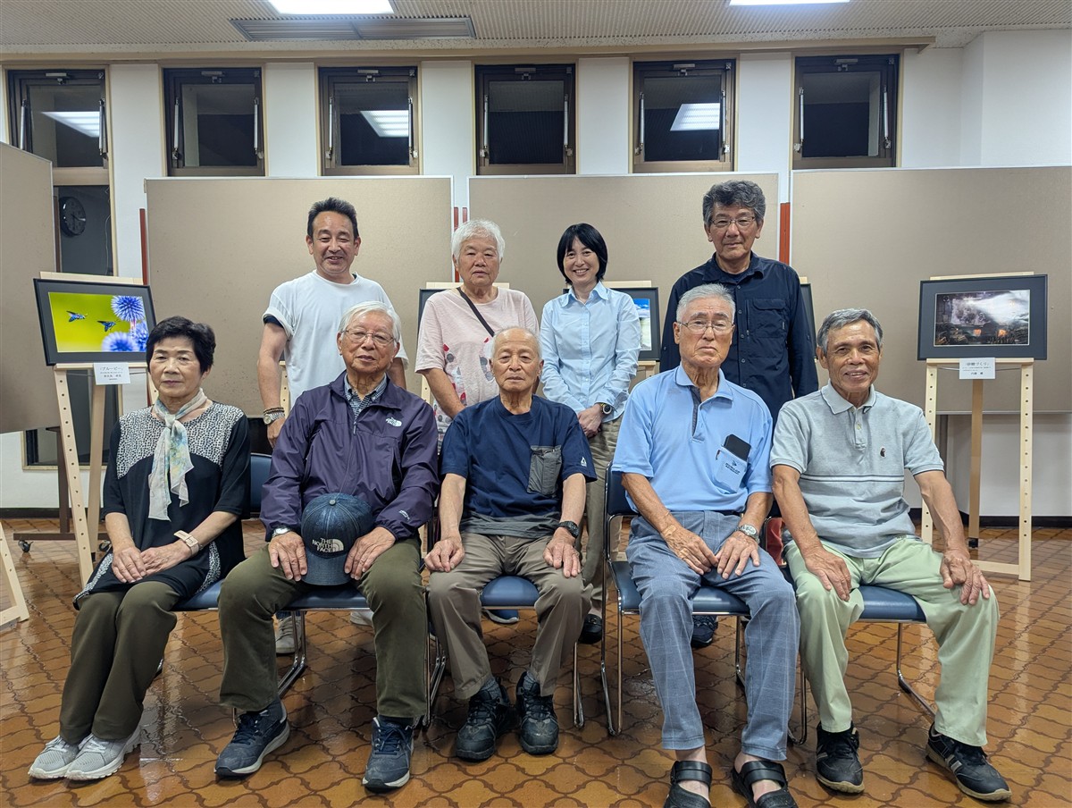 写真展出品者集合写真
