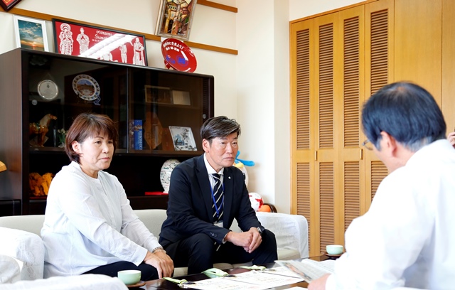 報告の様子 報告の様子