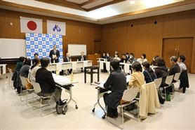 子育て分野の懇談会の様子