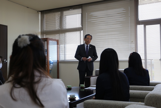 活動報告するダリサイ アーリー グレイスさん 活動報告するダリサイ アーリー グレイスさん