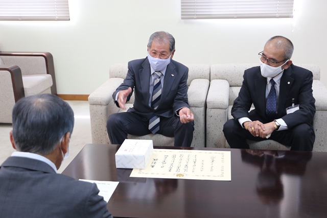 懇談する様子 懇談する様子
