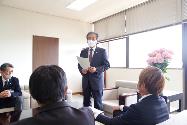あいさつする松本市長 あいさつする松本市長
