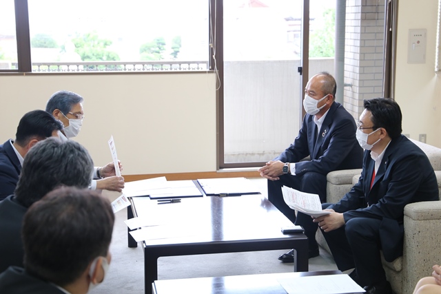 懇談中の様子 懇談中の様子
