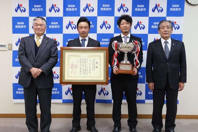 左から近藤一海会長理事、中村大介代表理事、馬場大助理事、松本市長 左から近藤一海会長理事、中村大介代表理事、馬場大助理事、松本市長