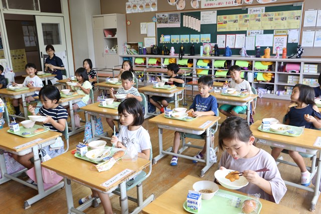 みんなでそうめん給食 みんなでそうめん給食